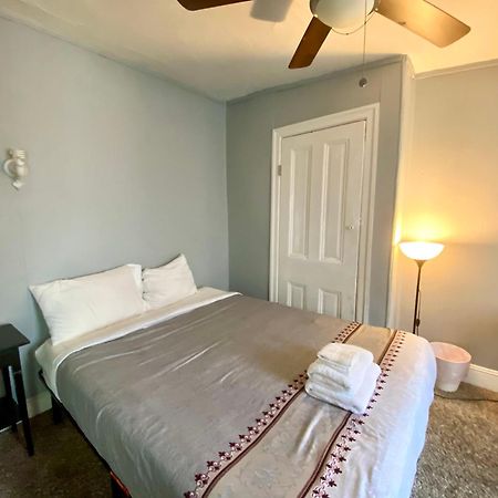 Clover 2900 - Apartment And Rooms With Private Bathroom Near Washington Ave South Philly 필라델피아 외부 사진
