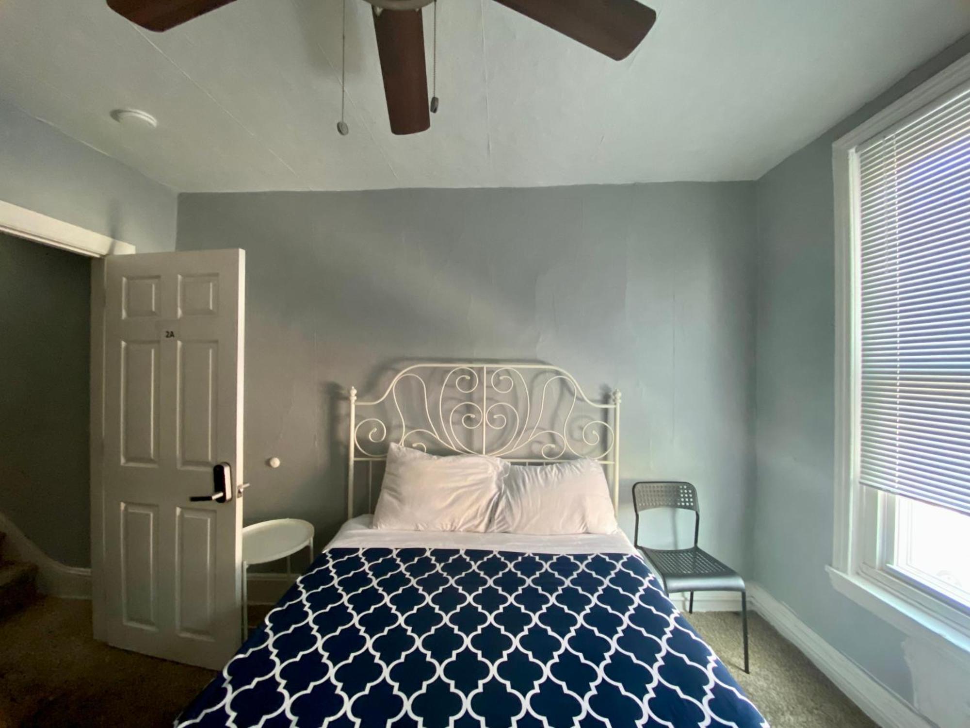 Clover 2900 - Apartment And Rooms With Private Bathroom Near Washington Ave South Philly 필라델피아 객실 사진