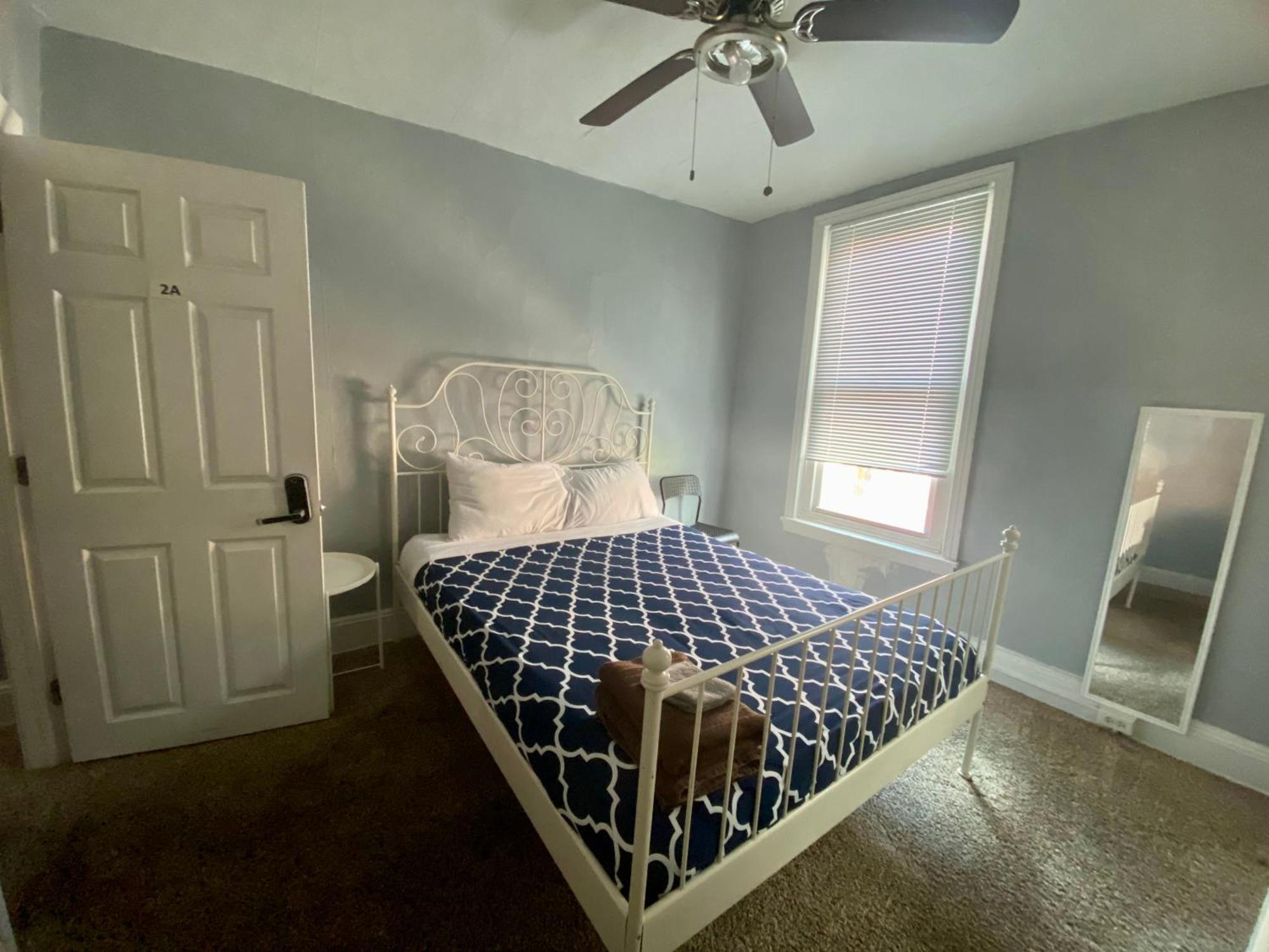 Clover 2900 - Apartment And Rooms With Private Bathroom Near Washington Ave South Philly 필라델피아 외부 사진