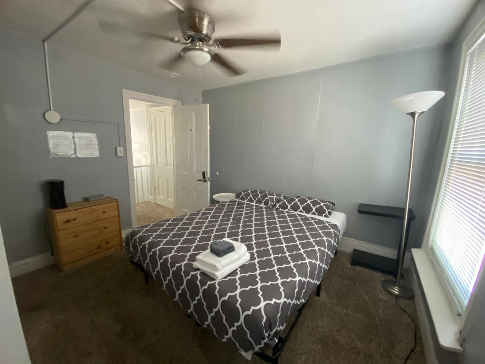 Clover 2900 - Apartment And Rooms With Private Bathroom Near Washington Ave South Philly 필라델피아 외부 사진
