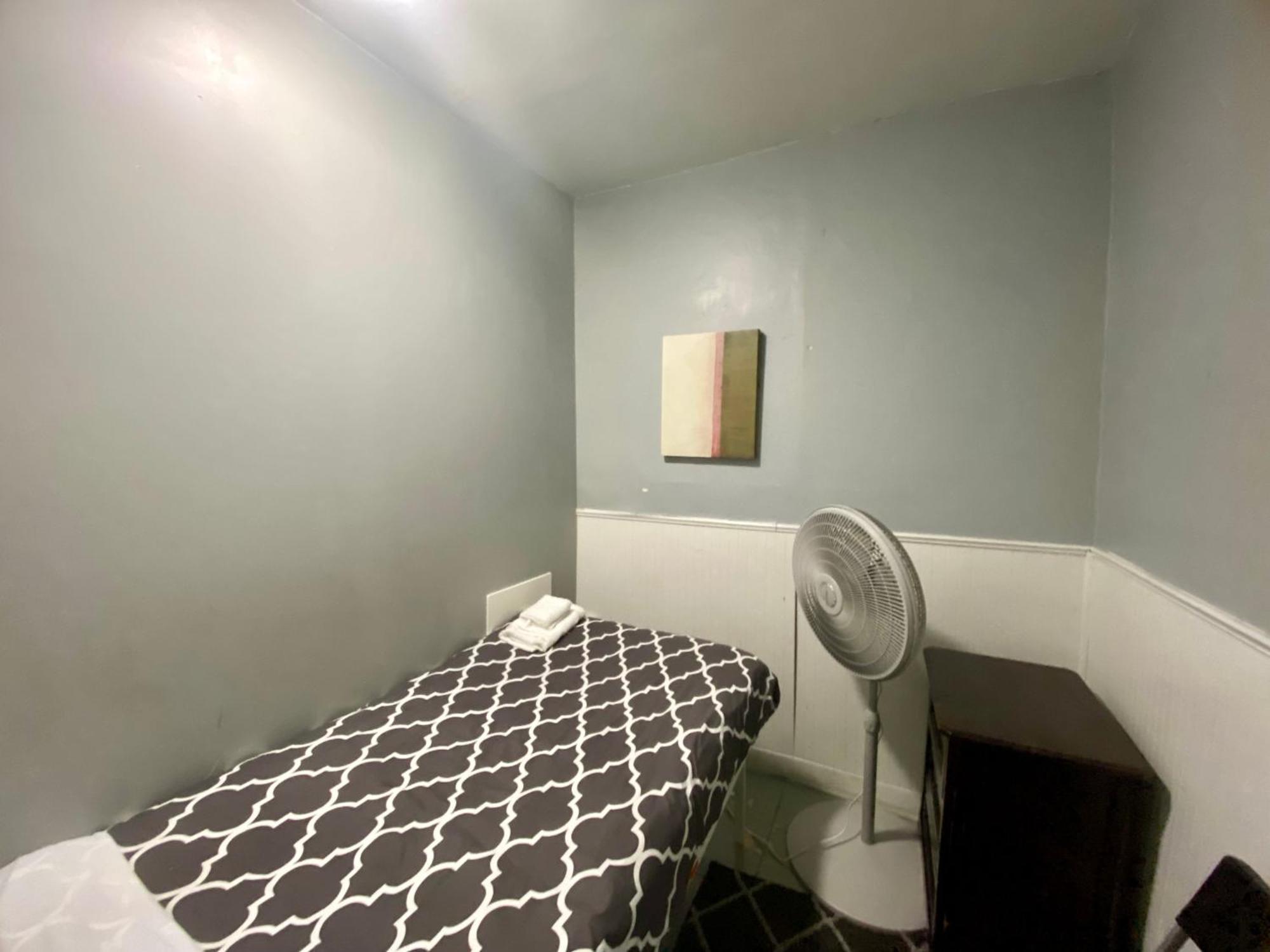 Clover 2900 - Apartment And Rooms With Private Bathroom Near Washington Ave South Philly 필라델피아 외부 사진