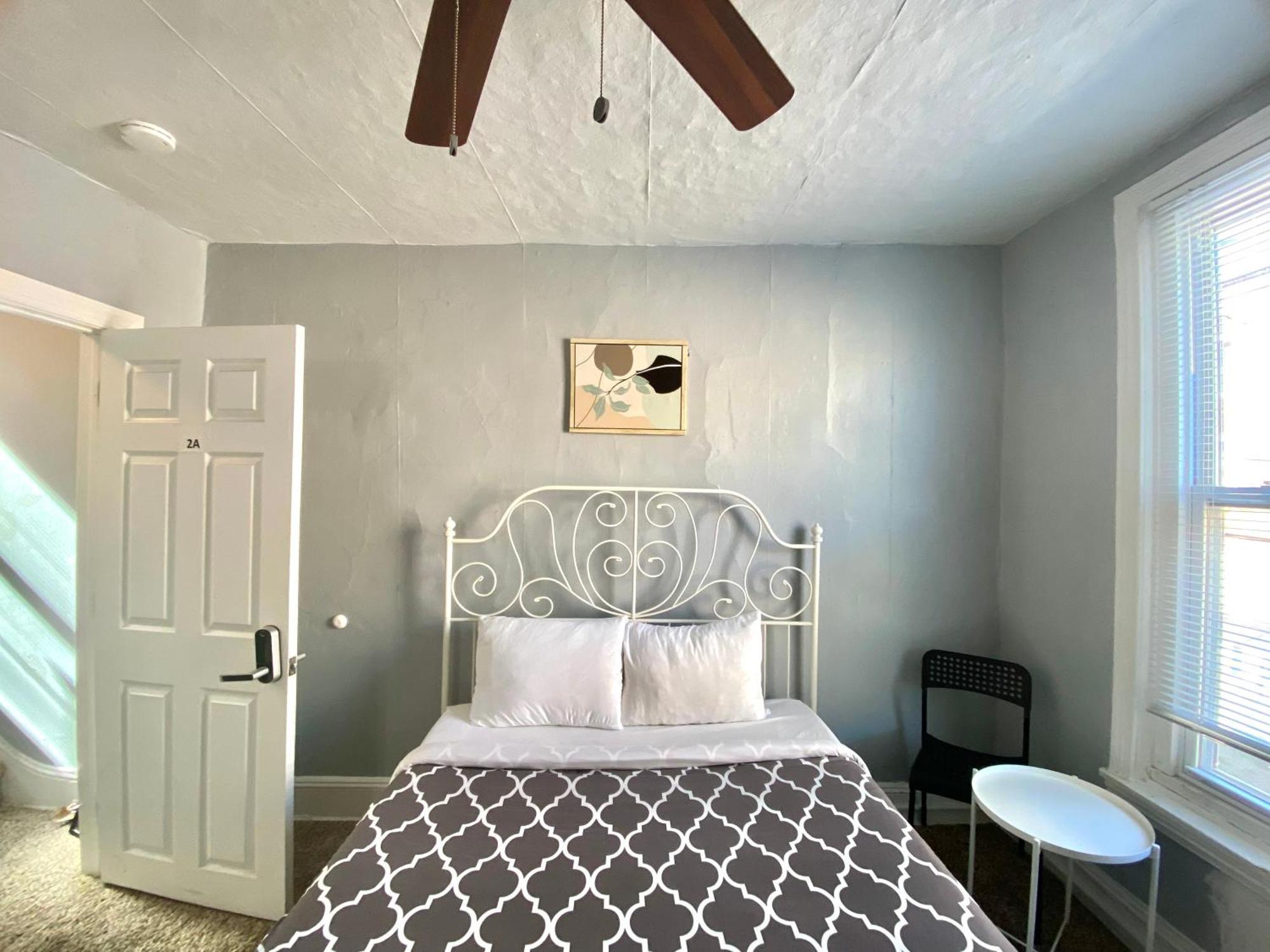 Clover 2900 - Apartment And Rooms With Private Bathroom Near Washington Ave South Philly 필라델피아 외부 사진